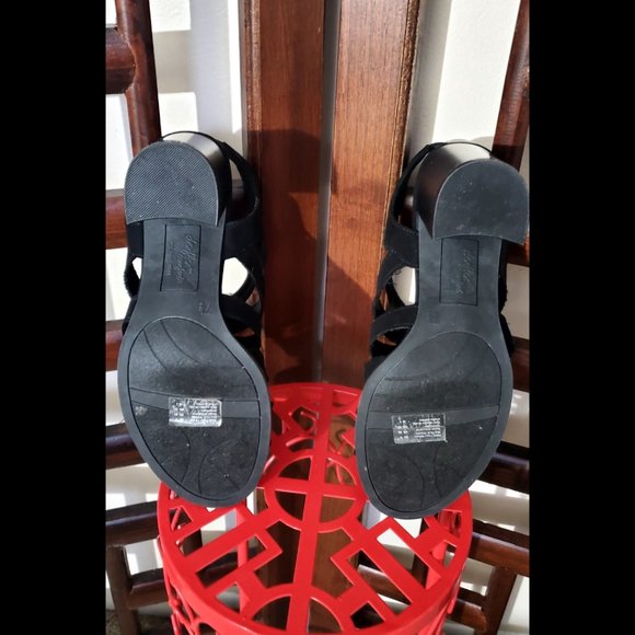 Dexflex Comfort Strappy Block Heels Stretch Sandals (Size 7.5) - Picture 7 of 10